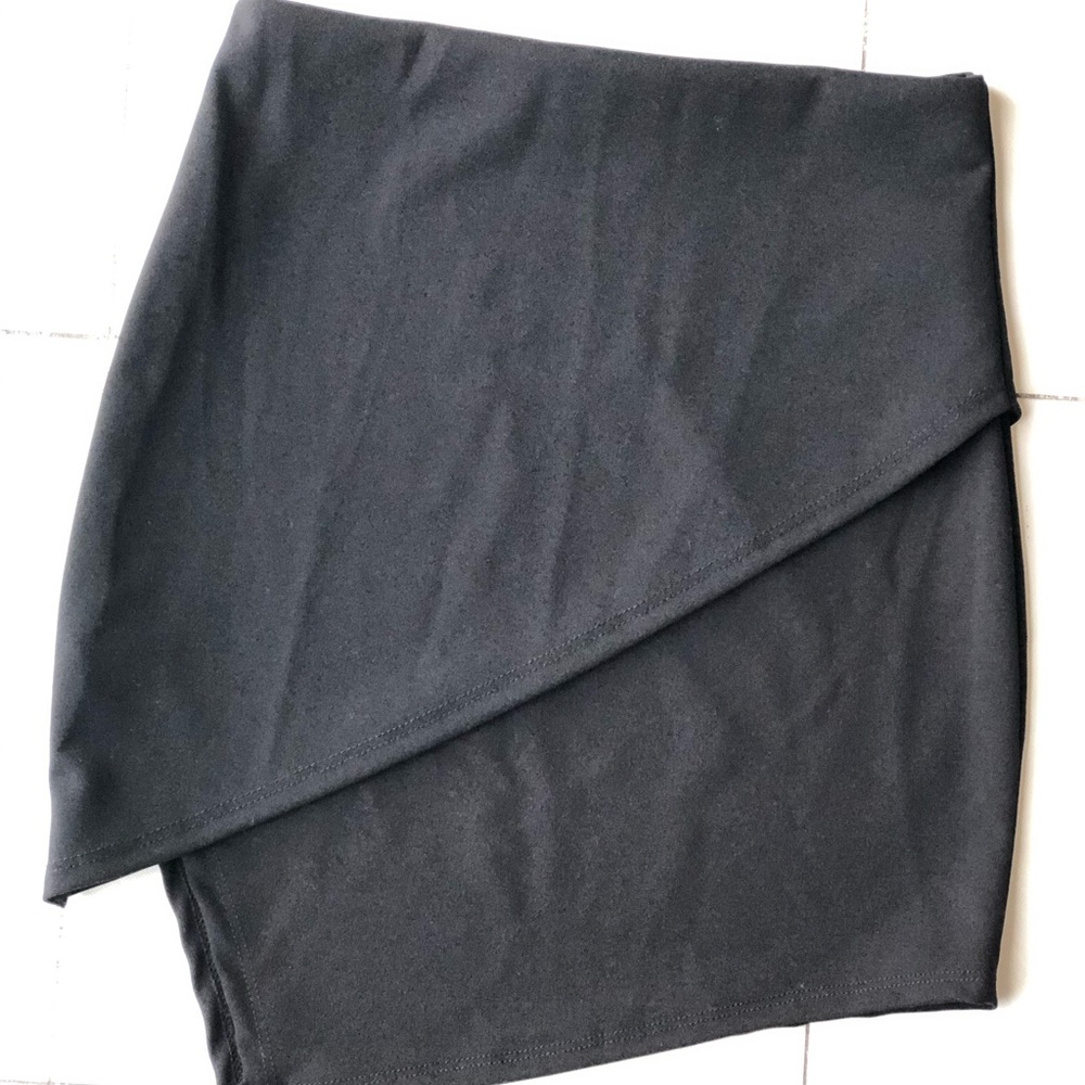 Black skirt with slit on right side